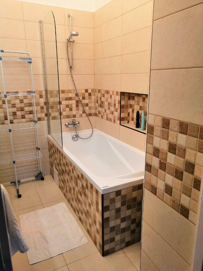 Ancsi Apartmant ケチケメート エクステリア 写真